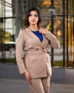 Ensemble Tailleur Rayé Beige & Bleu Royal – Élégance urbaine – Image 6