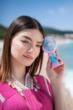 Ventilateur Portable Mini Breeze – Design Coloré et Rafraîchissement Instantané
